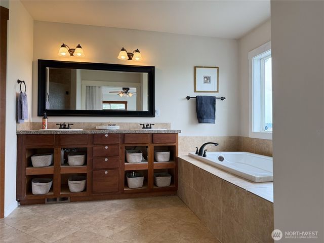3012 E Valley View Terrace, Tacoma, WA 98404