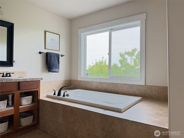 3012 E Valley View Terrace, Tacoma, WA 98404