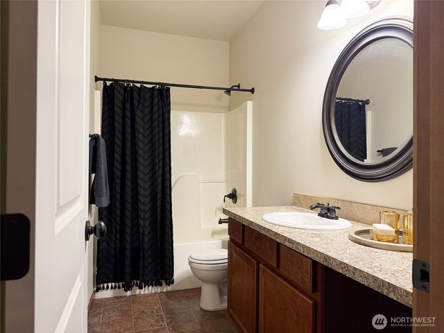 3012 E Valley View Terrace, Tacoma, WA 98404