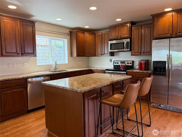 3012 E Valley View Terrace, Tacoma, WA 98404