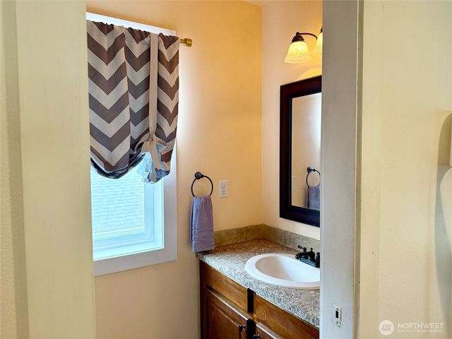 3012 E Valley View Terrace, Tacoma, WA 98404
