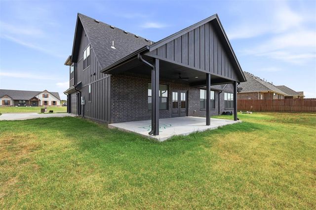 11588 Carefree Ln Lane, Shawnee, OK 74804