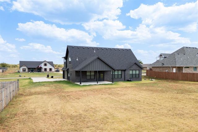 11588 Carefree Ln Lane, Shawnee, OK 74804