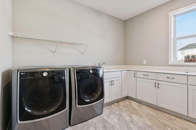 19095 Indora Trail, Lakeville, MN 55044