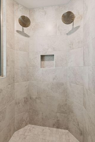 19095 Indora Trail, Lakeville, MN 55044