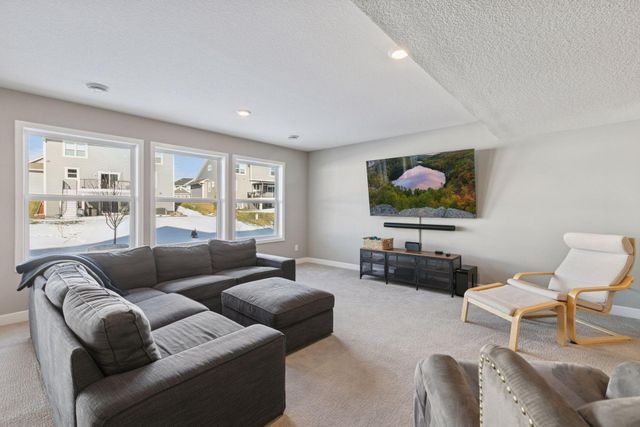 19095 Indora Trail, Lakeville, MN 55044