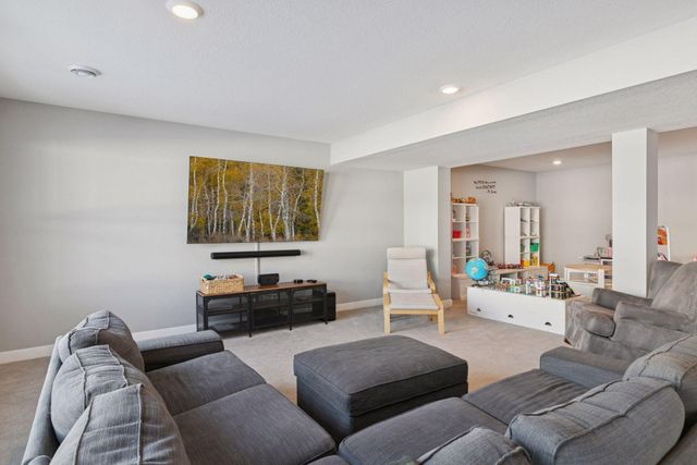 19095 Indora Trail, Lakeville, MN 55044