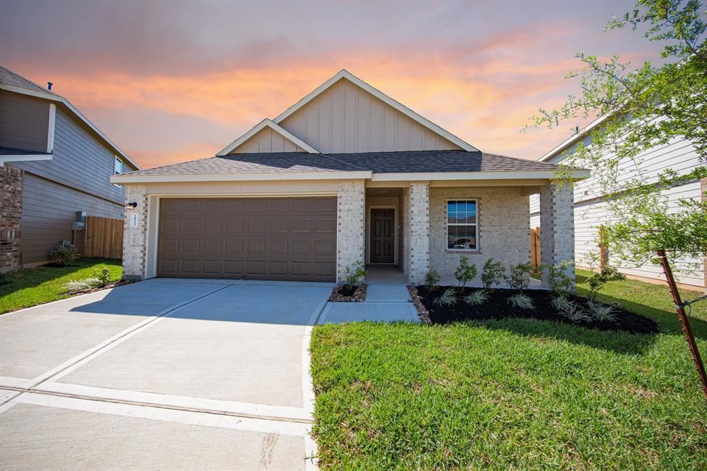 16523 Willow Forest Drive, Conroe, TX 77302