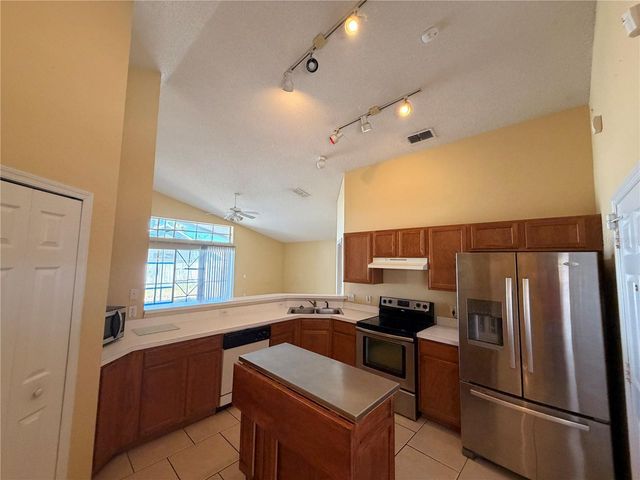 612 PRINCE CHARLES DRIVE, Davenport, FL 33837