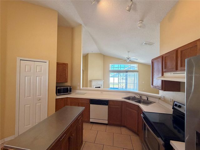 612 PRINCE CHARLES DRIVE, Davenport, FL 33837