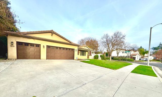 5812 W Ceres Avenue, Visalia, CA 93291