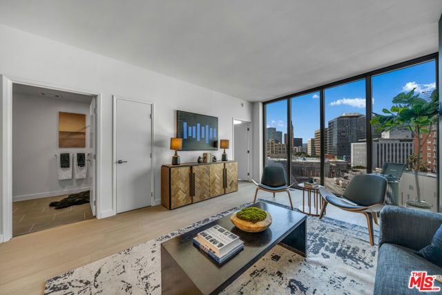 2801 Sunset Place 655, Los Angeles, CA 90005