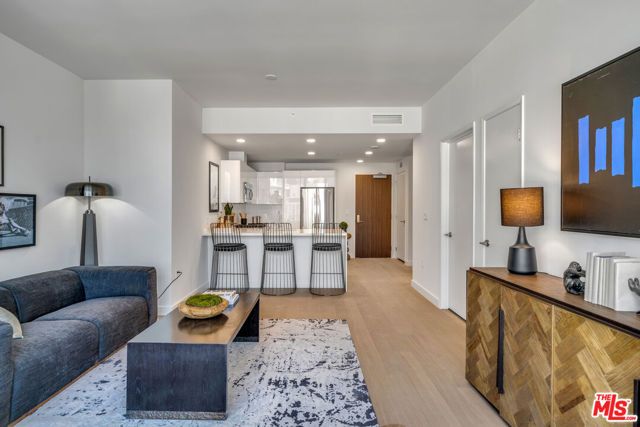 2801 Sunset Place 655, Los Angeles, CA 90005