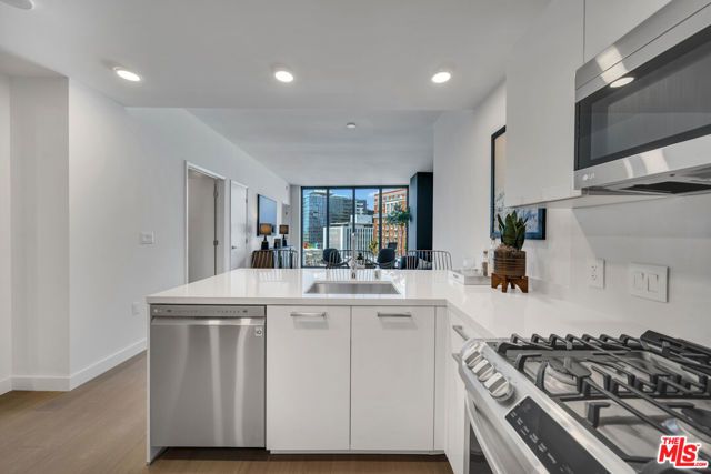 2801 Sunset Place 655, Los Angeles, CA 90005