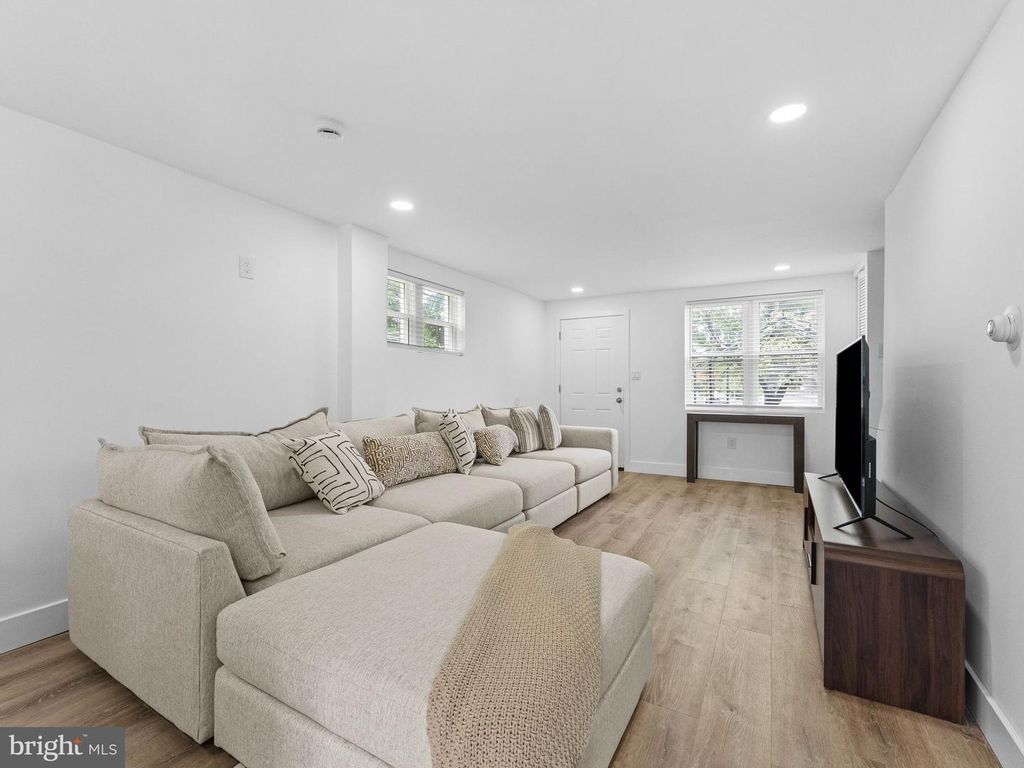 1108 SPRINGFIELD RD, Darby, PA 19023 — photo 4