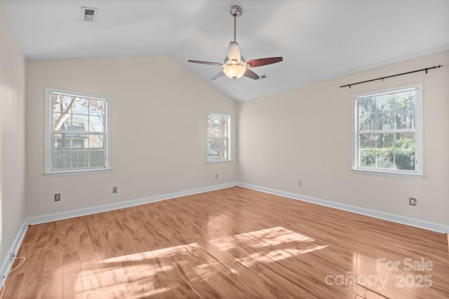 172 Valleybrook Drive, Denver, NC 28037