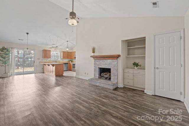 172 Valleybrook Drive, Denver, NC 28037