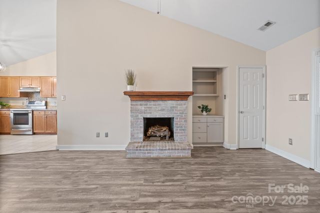 172 Valleybrook Drive, Denver, NC 28037