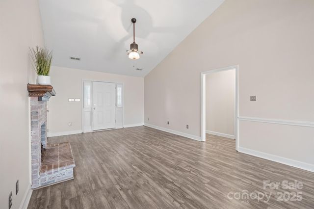 172 Valleybrook Drive, Denver, NC 28037