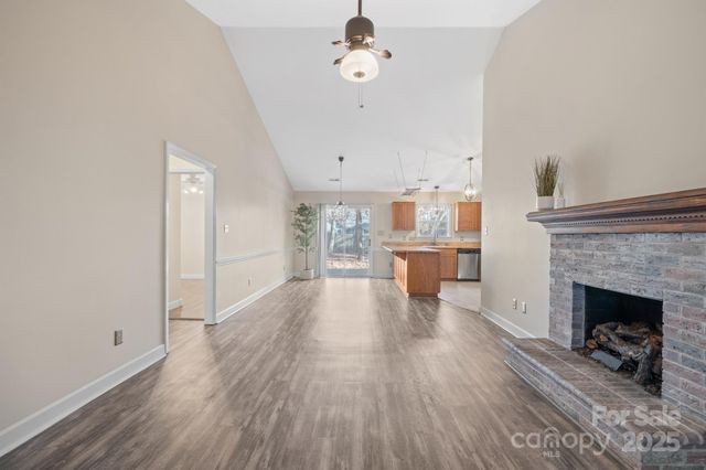 172 Valleybrook Drive, Denver, NC 28037