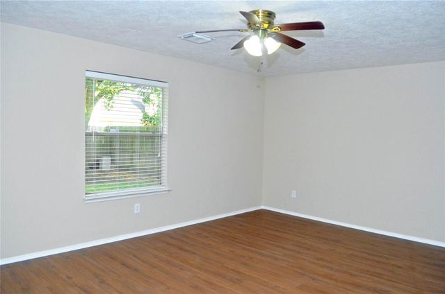 16915 Lighthouse View Drive, Friendswood, TX 77546