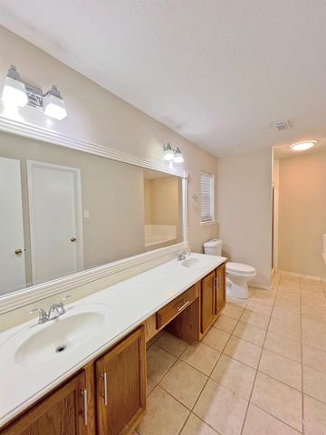 16915 Lighthouse View Drive, Friendswood, TX 77546