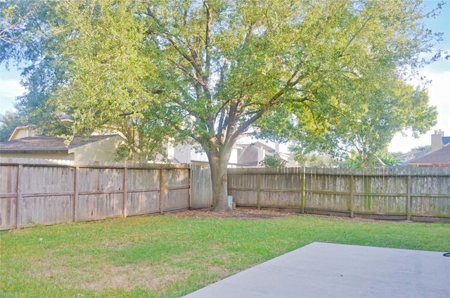 16915 Lighthouse View Drive, Friendswood, TX 77546