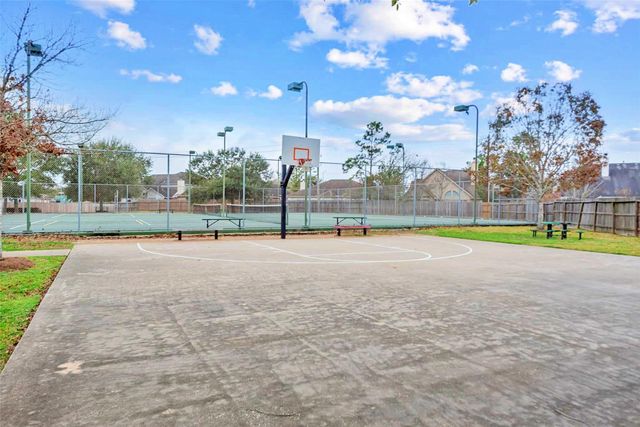 16915 Lighthouse View Drive, Friendswood, TX 77546