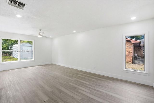 210 E SUGARLAND CIR, Clewiston, FL 33440