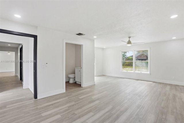 210 E SUGARLAND CIR, Clewiston, FL 33440