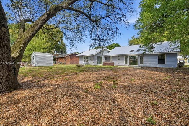 210 E SUGARLAND CIR, Clewiston, FL 33440