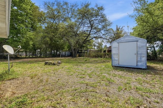 210 E SUGARLAND CIR, Clewiston, FL 33440