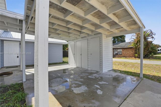 210 E SUGARLAND CIR, Clewiston, FL 33440