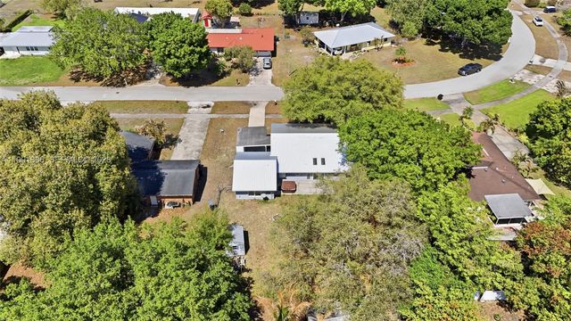 210 E SUGARLAND CIR, Clewiston, FL 33440