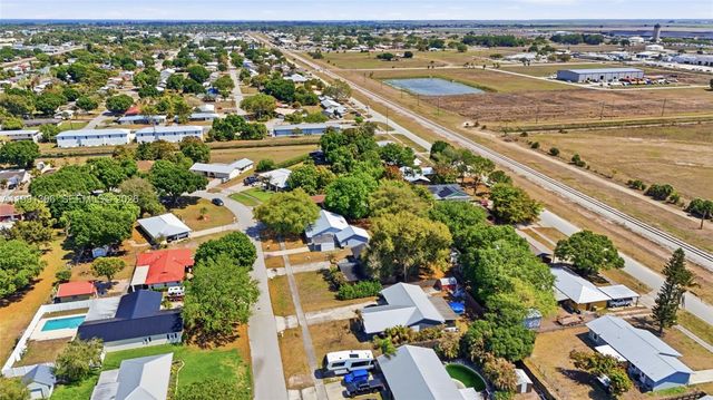 210 E SUGARLAND CIR, Clewiston, FL 33440