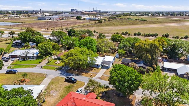 210 E SUGARLAND CIR, Clewiston, FL 33440