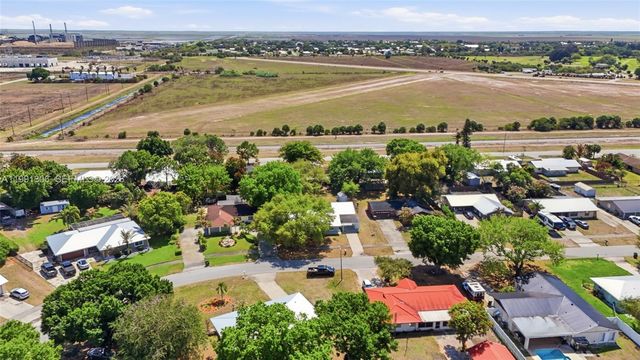 210 E SUGARLAND CIR, Clewiston, FL 33440