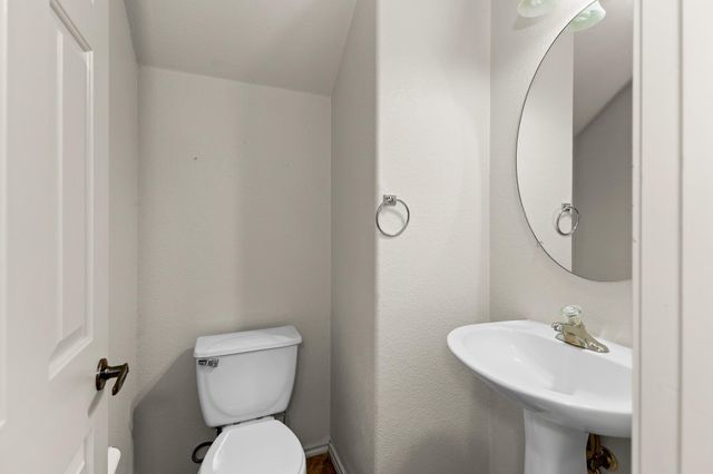 2410 Great Oaks DR 202, Round Rock, TX 78681