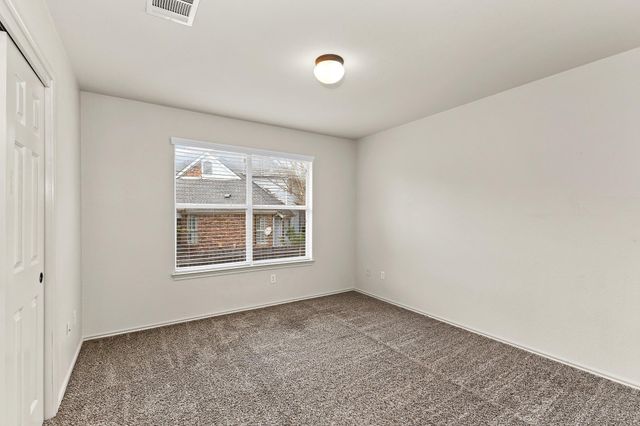 2410 Great Oaks DR 202, Round Rock, TX 78681