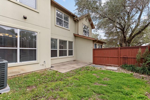 2410 Great Oaks DR 202, Round Rock, TX 78681