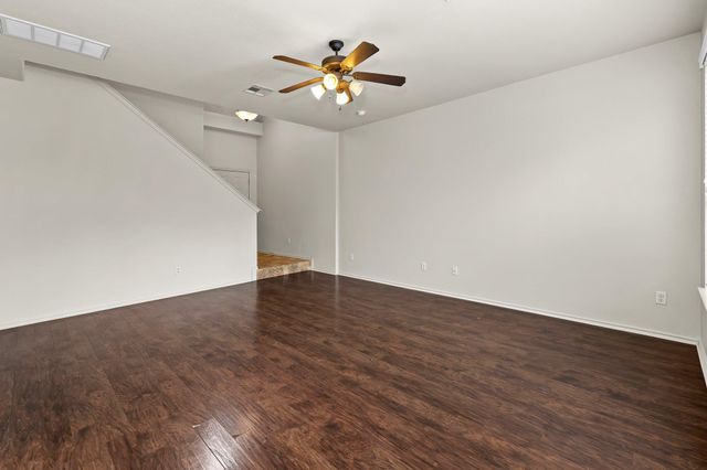 2410 Great Oaks DR 202, Round Rock, TX 78681