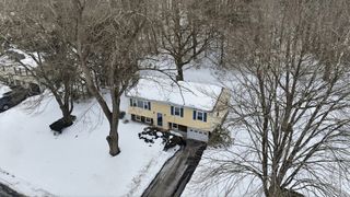 65 Old Farm Rd, Westfield, MA 01085