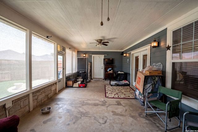 544 JO LYNN LN, New Braunfels, TX 78130
