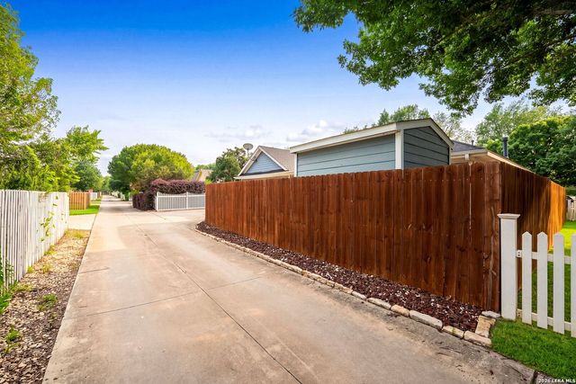 544 JO LYNN LN, New Braunfels, TX 78130