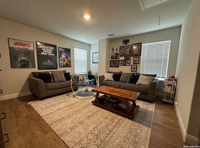 177 Middle Green, Floresville, TX 78114