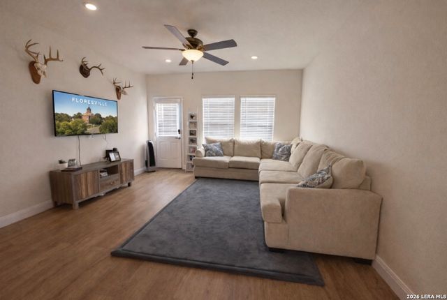 177 Middle Green, Floresville, TX 78114