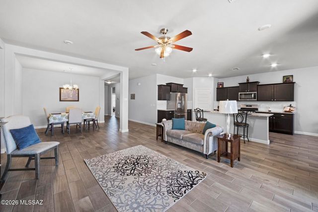 1085 W Valley Meadow Lane, Sahuarita, AZ 85629