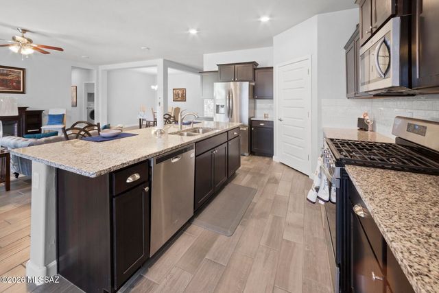 1085 W Valley Meadow Lane, Sahuarita, AZ 85629