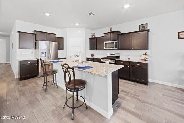 1085 W Valley Meadow Lane, Sahuarita, AZ 85629