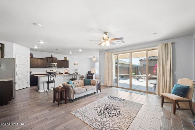1085 W Valley Meadow Lane, Sahuarita, AZ 85629